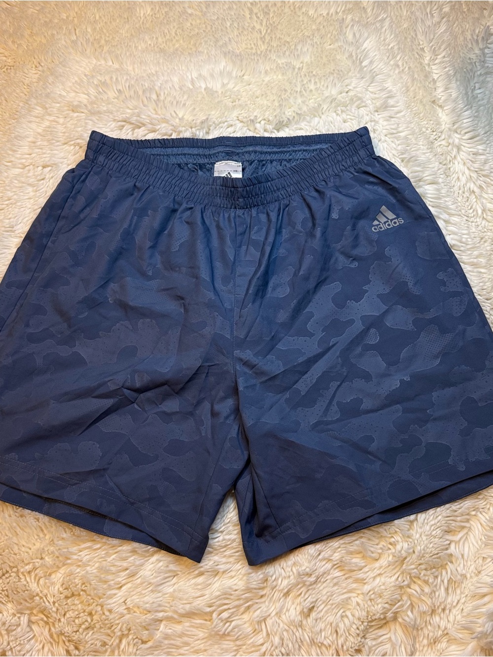 adidas Men’s size large navy Camo Athletic Shorts with liner 7” inseam